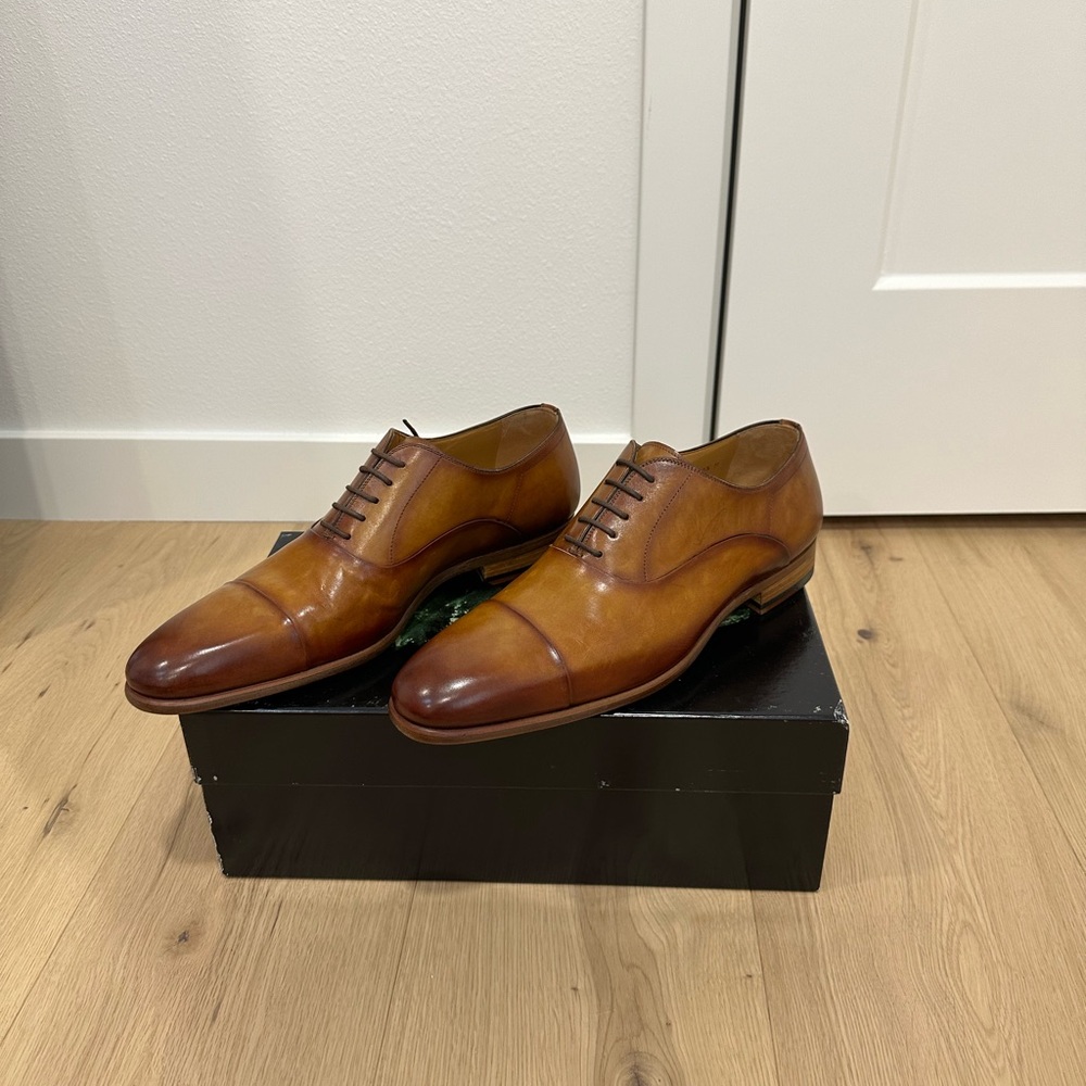 Magnanni tan cap toe leather shoes new in box size 9.5